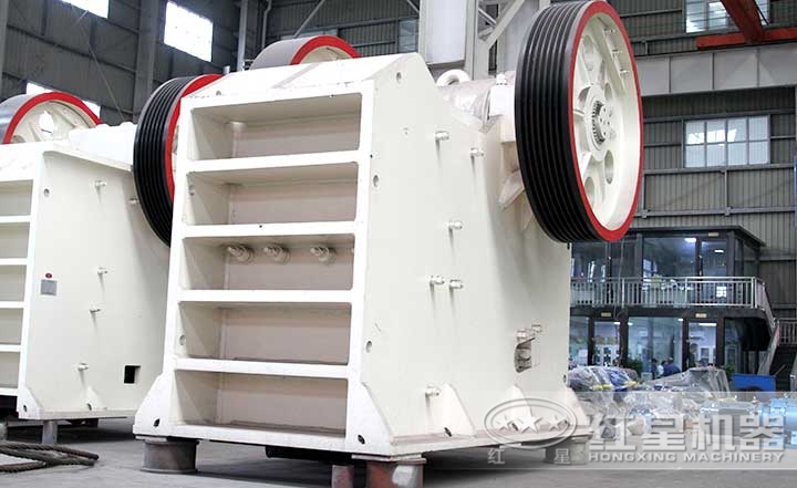 普通時產500噸鄂式石料破碎機，進料粒度≤850mm