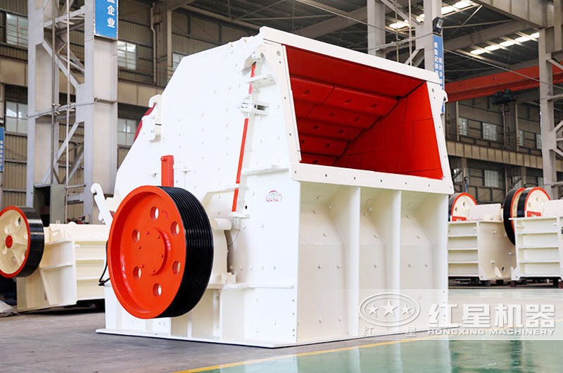 反擊式石子粉碎機圖片，出料粒形呈立方體狀