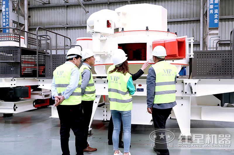 客戶來廠進行參觀、了解設備