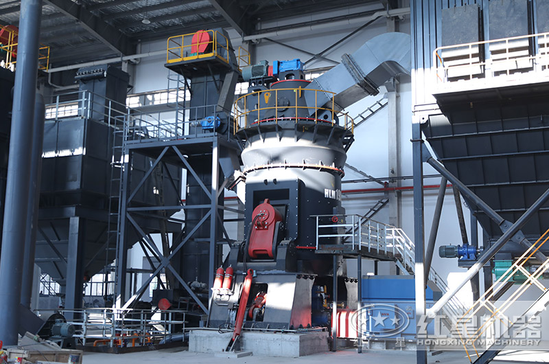 立式磨粉機現(xiàn)場