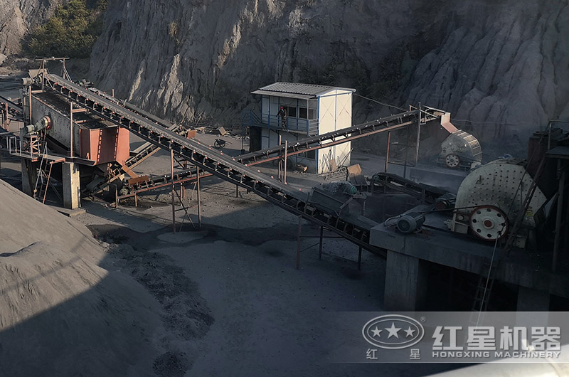 重錘式破碎機碎煤現(xiàn)場